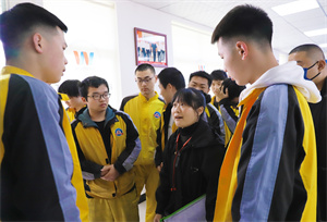 教學上崗緊密銜接——鑫亞特汽車集團到我校開展專場招聘